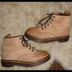 Dr. Martens Air Wair leather England Boots